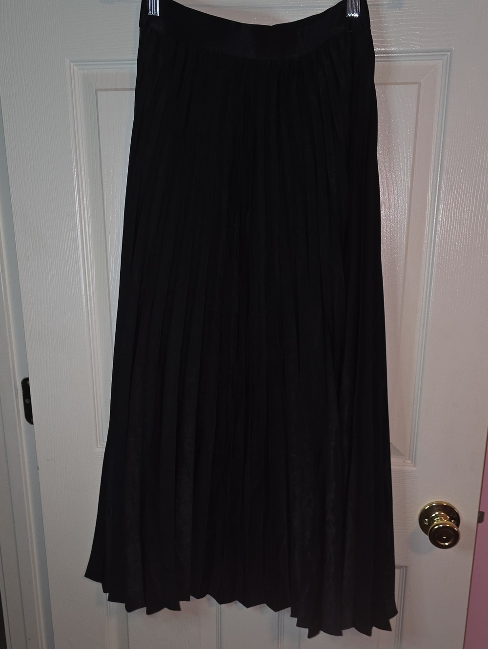 Women's Black Pleated Maxi Skirt - Flowing Full-Length Skirt